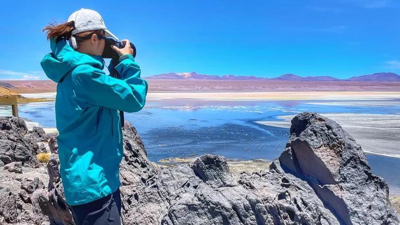 坐200元大巴出国,她离职后独自环游世界